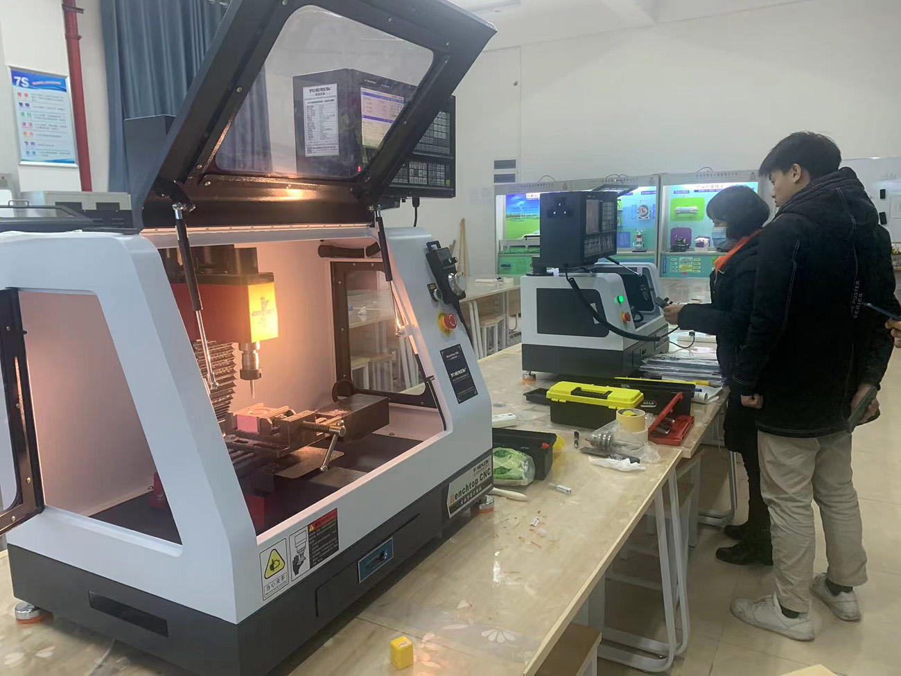 桌面級數(shù)控機(jī)床